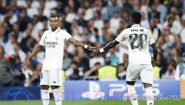 红军已接触戴维斯 但预计球员1月与皇马签预合同 红军已接触戴维斯 但预计球员1月与皇马签预合同